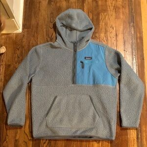 Patagonia Men's Large Fleece Zip-Up Sweater in Shades of Blue